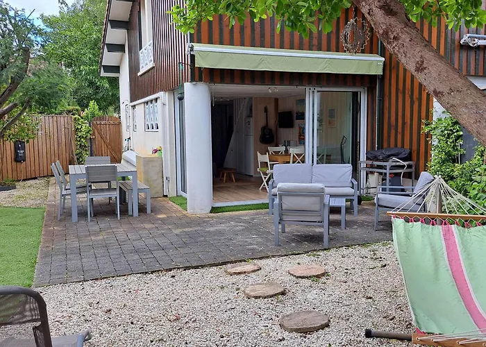 Maison De Avec Jacuzzi Proche Du De - Fr-1-831-12 *