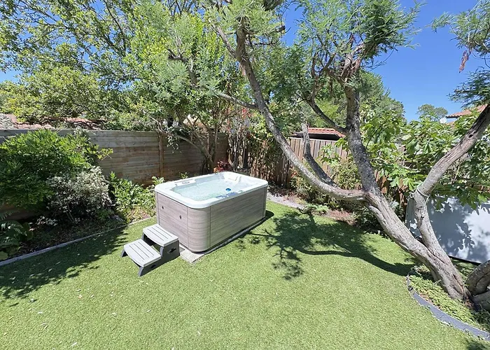 Maison De Avec Jacuzzi Proche Du De - Fr-1-831-12 Βίλα *