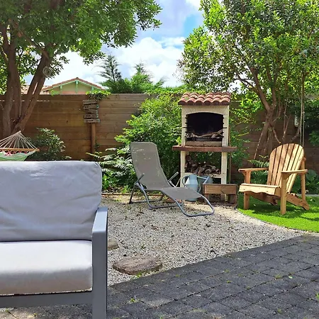 Vila Maison De Avec Jacuzzi Proche Du De - Fr-1-831-12 Biscarrosse